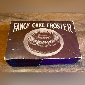 🎂Lorraine Metal MFG Co Fancy Cake Froster🎂 VINTAGE